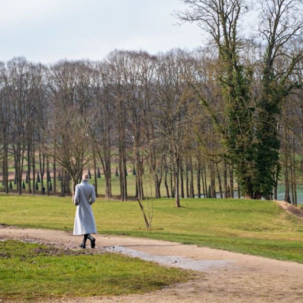 靜謐共生氣息 映照美學姿態 魔法玩味風格