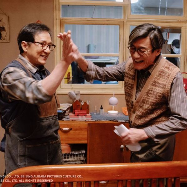 成龍梁家輝正邪對決 揭開港片黃金時代新篇章